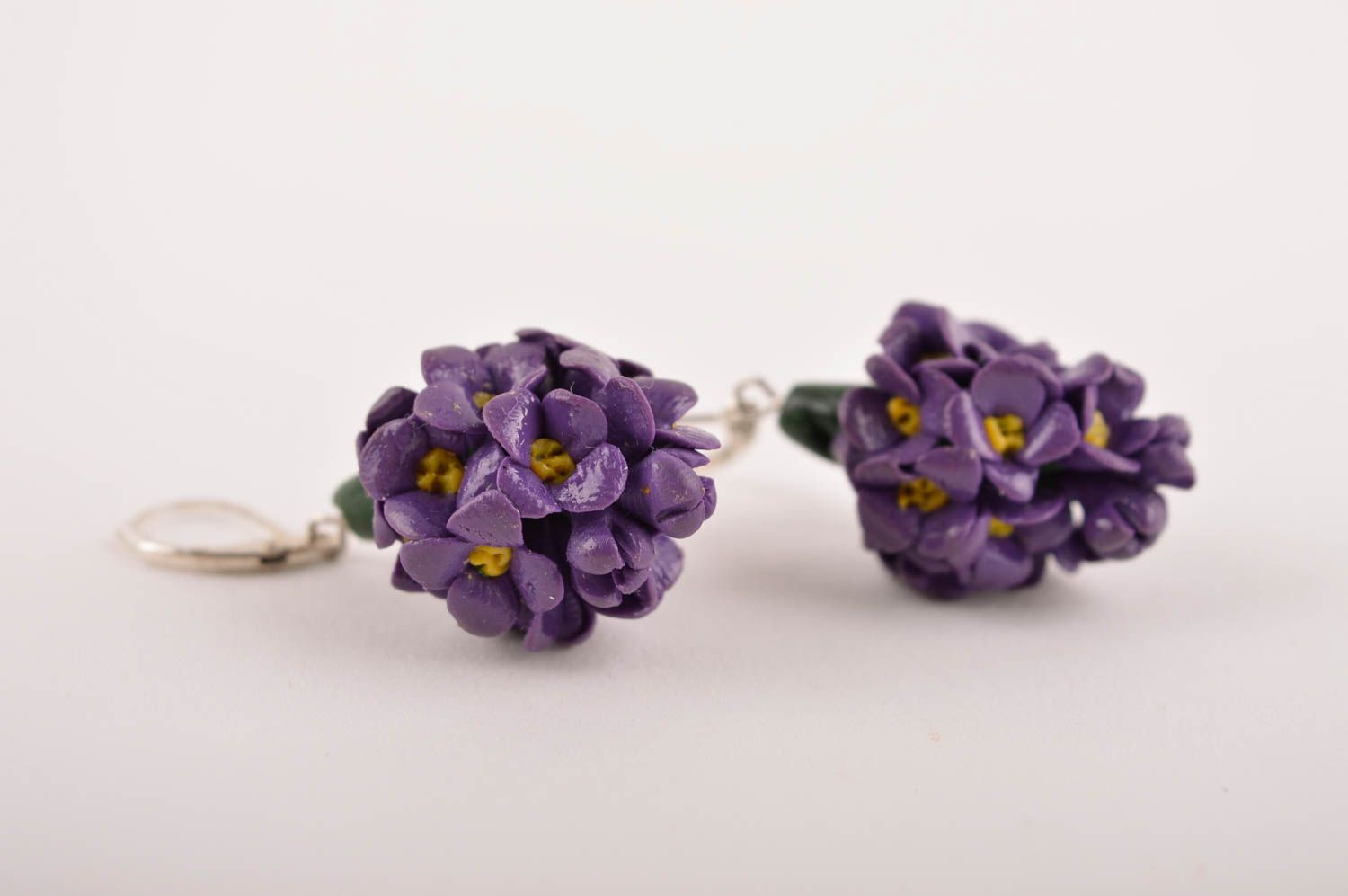 Серьги с цветами украшение ручной работы серьги из полимерной глины фиолетовые фото 3