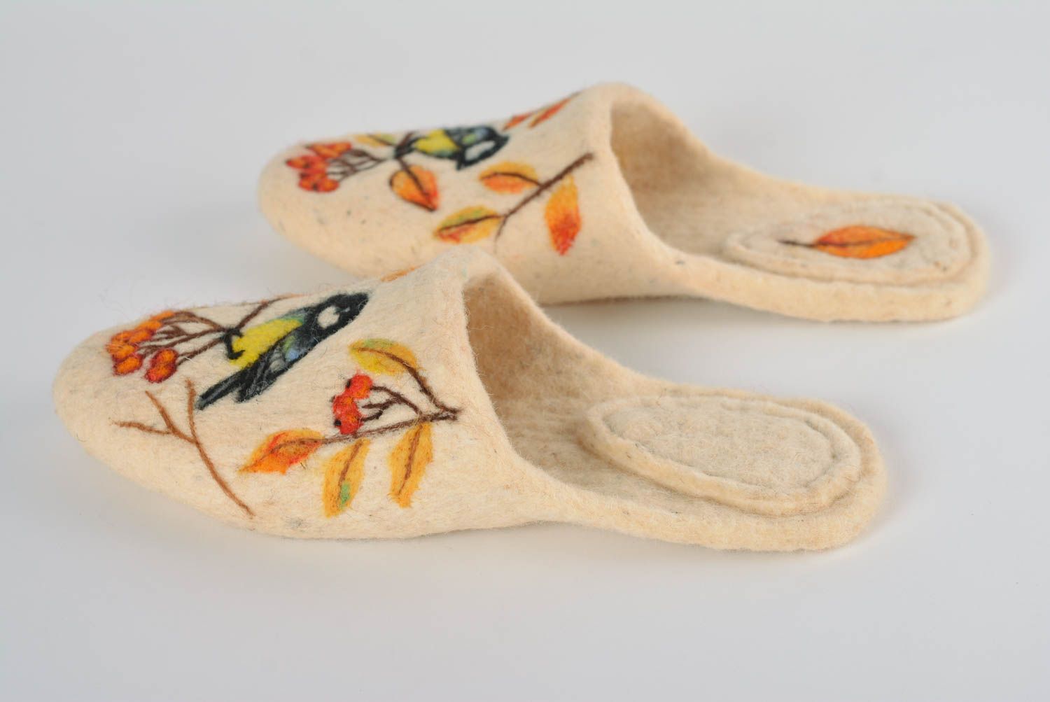 Schöne Hausschuhe handmade Accessoire für Frauen Damen Pantoffeln aus Filz  foto 3