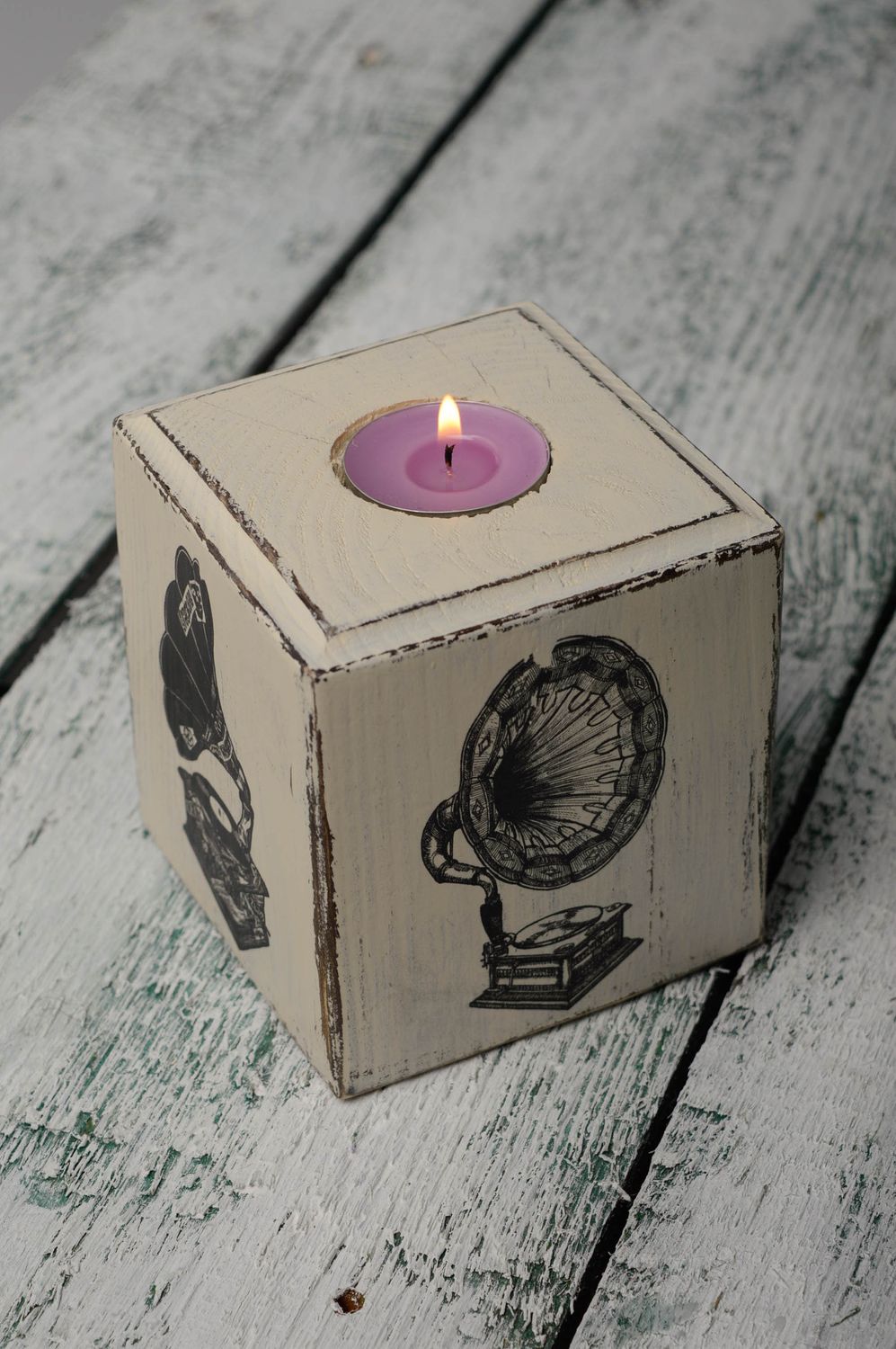 Handgemachter Kerzenhalter aus Holz Grammophon foto 1