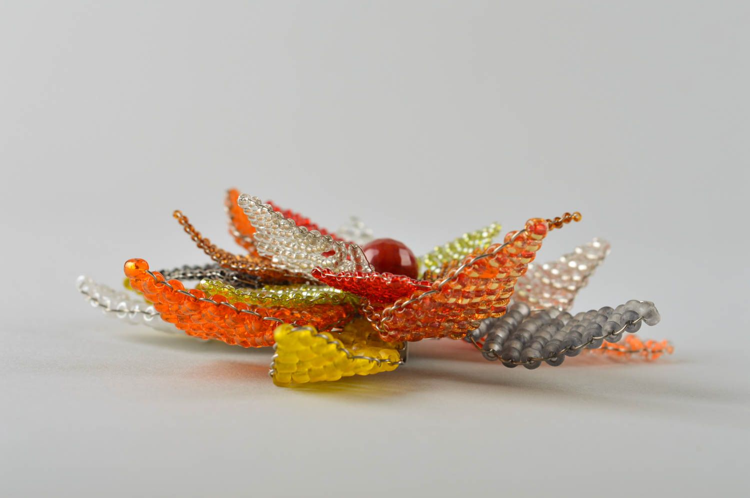 Broche fleur multicolore Bijou fait main perles rocaille design Cadeau femme photo 4