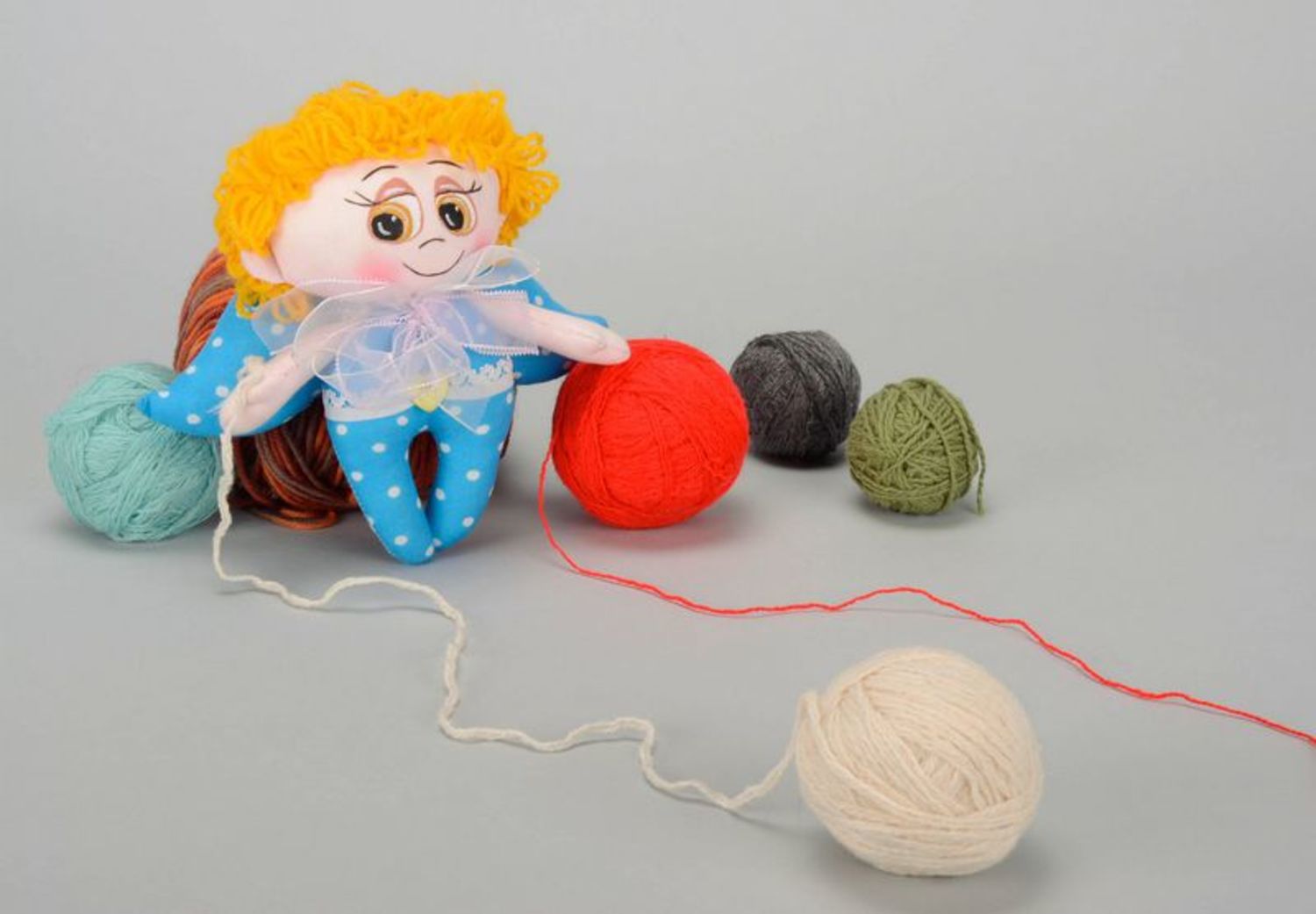 Boneca de brinquedo macio Anjo em um terno foto 1