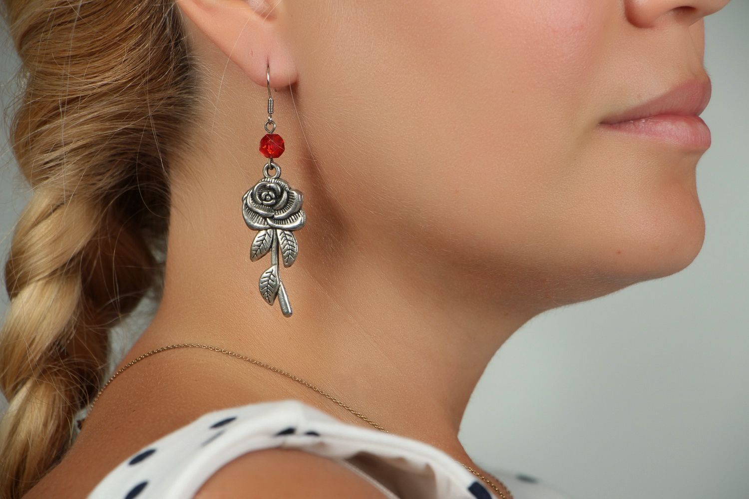 Long metal earrings Roses photo 5