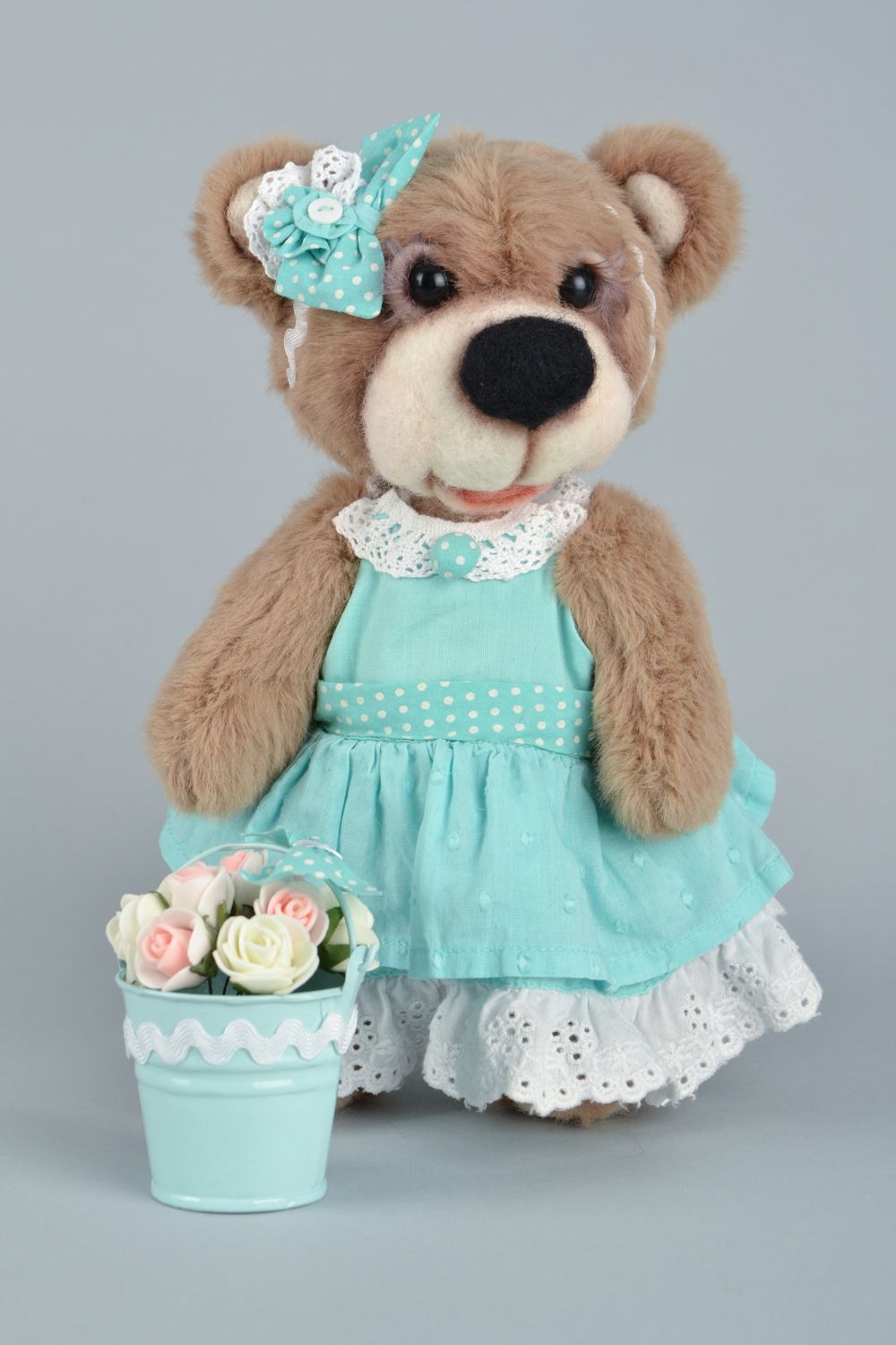 Osito de peluche con cubo de metal foto 1