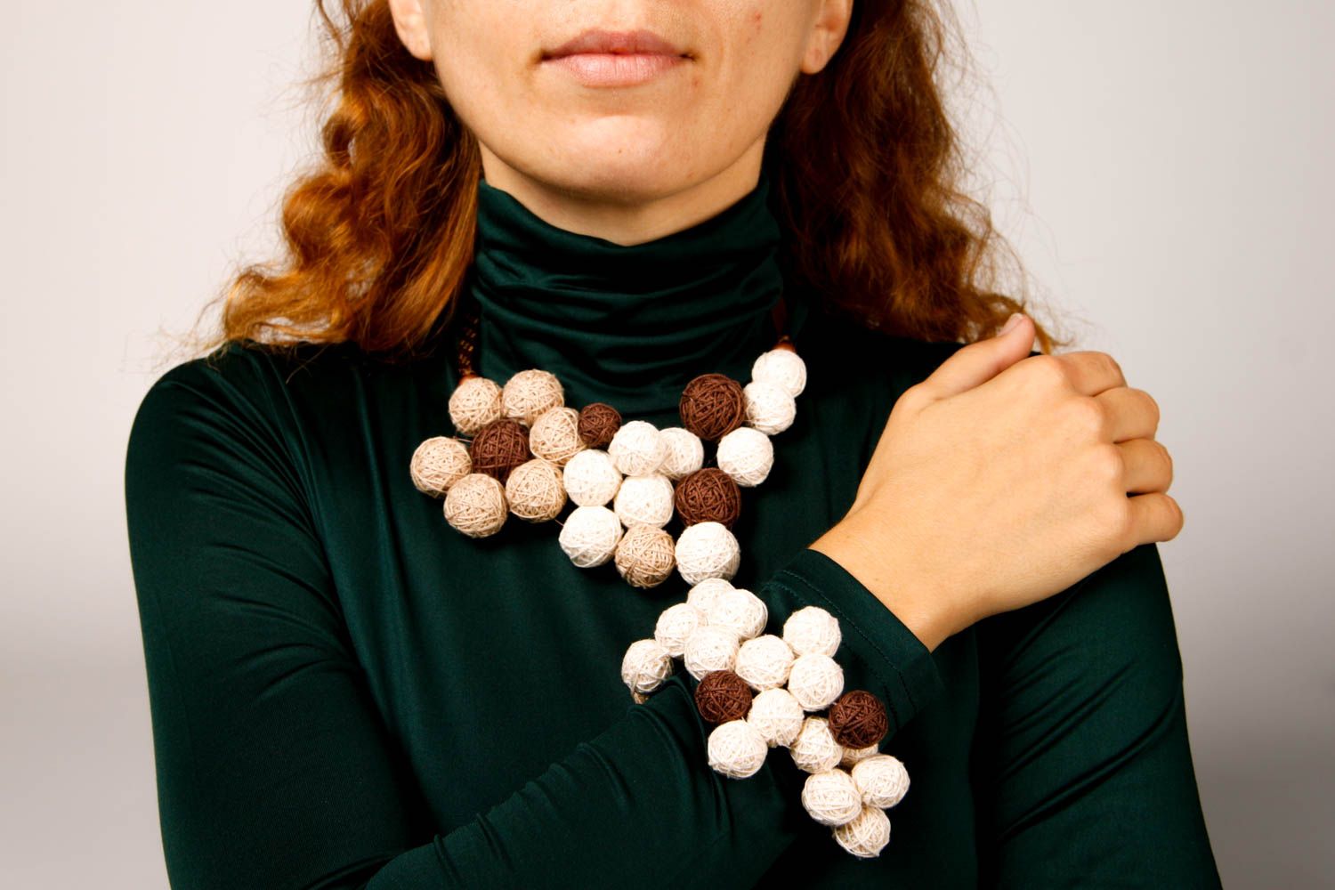 Женский браслет колье ручной работы авторское ожерелье из ниток набор 2 изделия фото 1