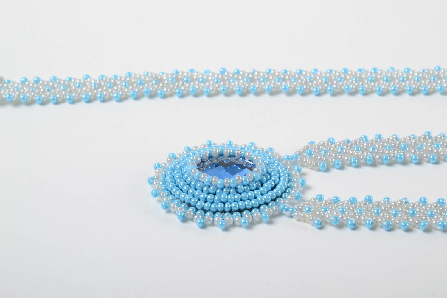 Collier fantaisie Bijoux fait main en perles de rocaille bleu clair Cadeau femme photo 5