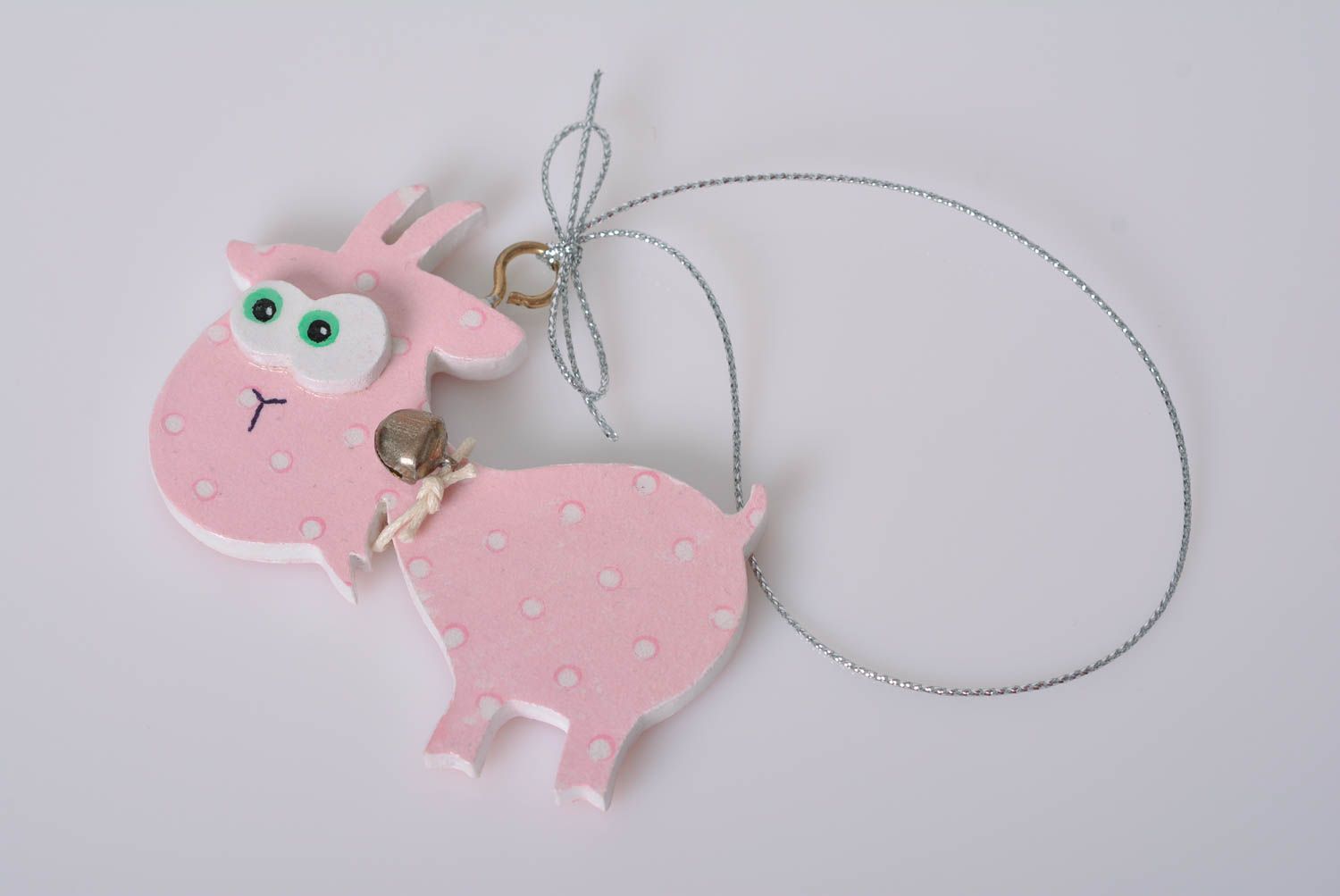 Colgante decorativo para casa con forma de oveja rosa pequeña hecho a mano foto 1
