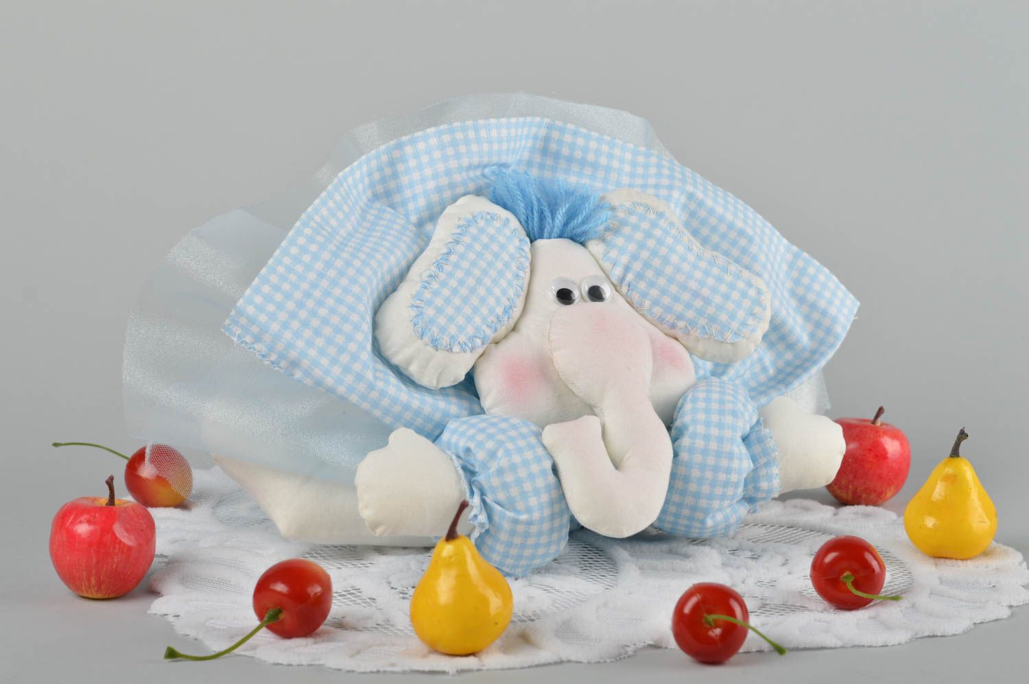 Doudou éléphant en tissus Jouet fait main blanc-bleu à carreaux Cadeau original photo 1
