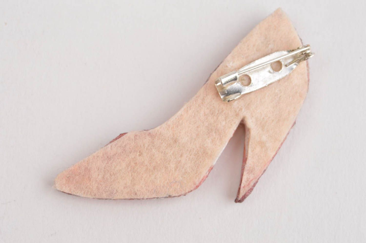 Broche chaussure rose à fleurs Bijou fait main original Accessoire femme photo 3