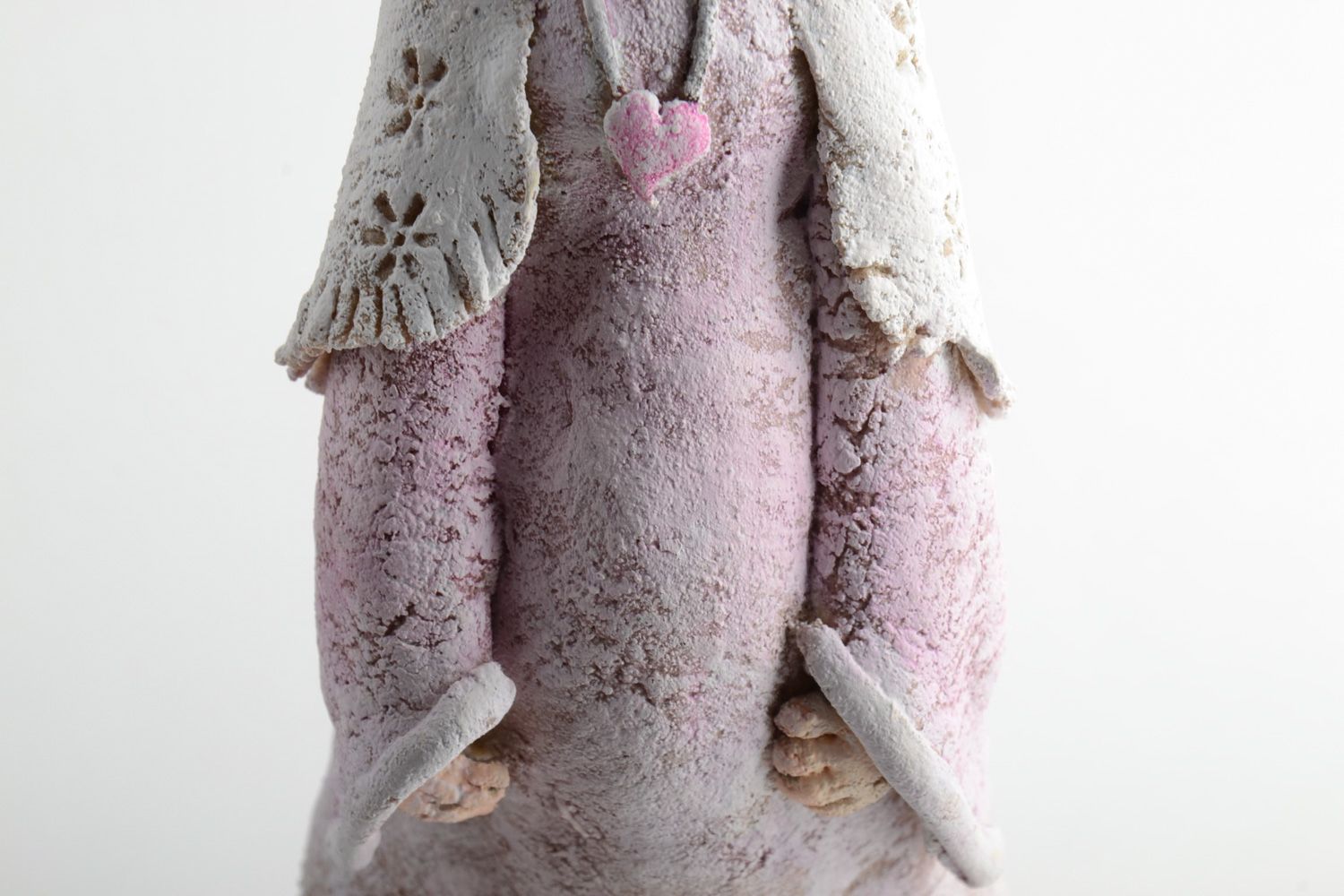 Handgemachte bemalte Figurine aus Polymerton Engel der Erwartungsfreude für Frau foto 4