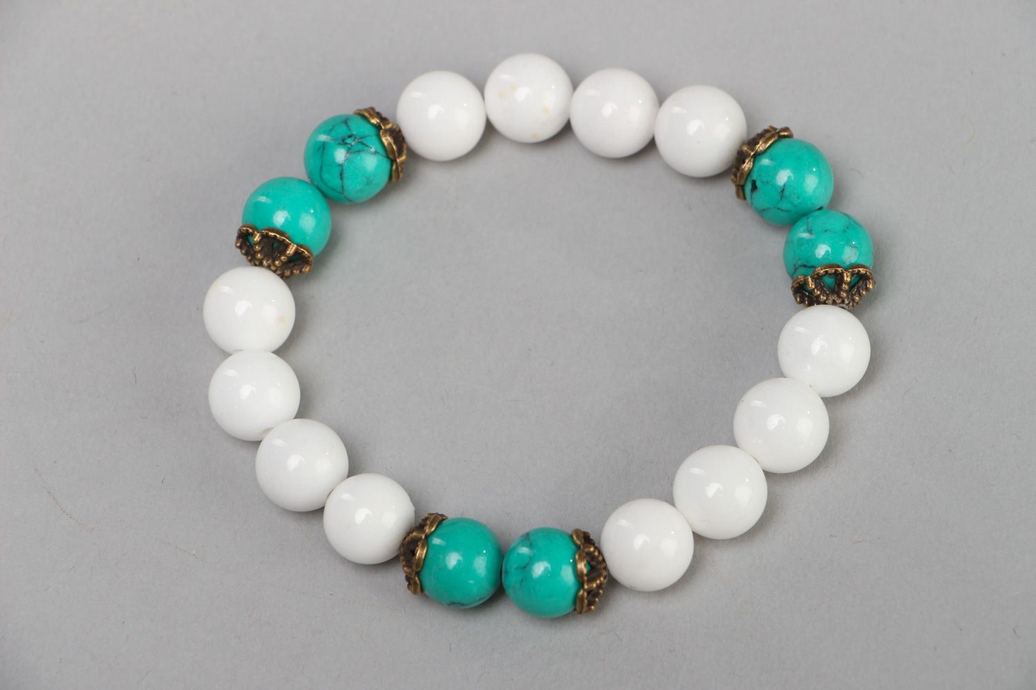 Bracelet en agate blanche et turquoise fait main élégant original pour femme photo 2