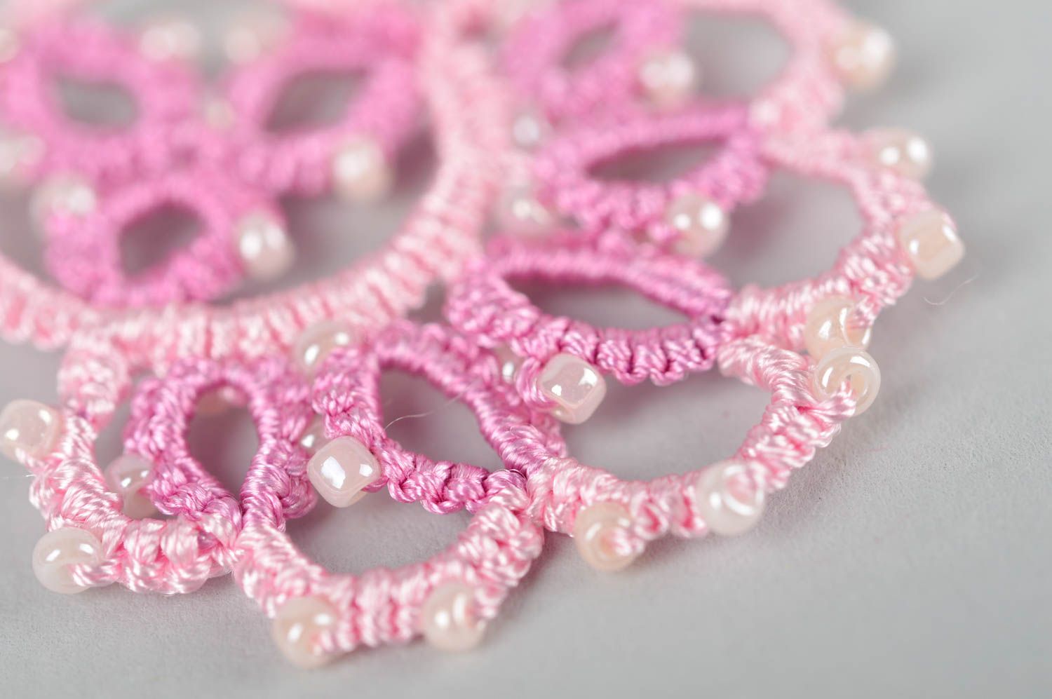Pendientes de frivolité rosa accesorio para mujeres bisutería artesanal foto 4