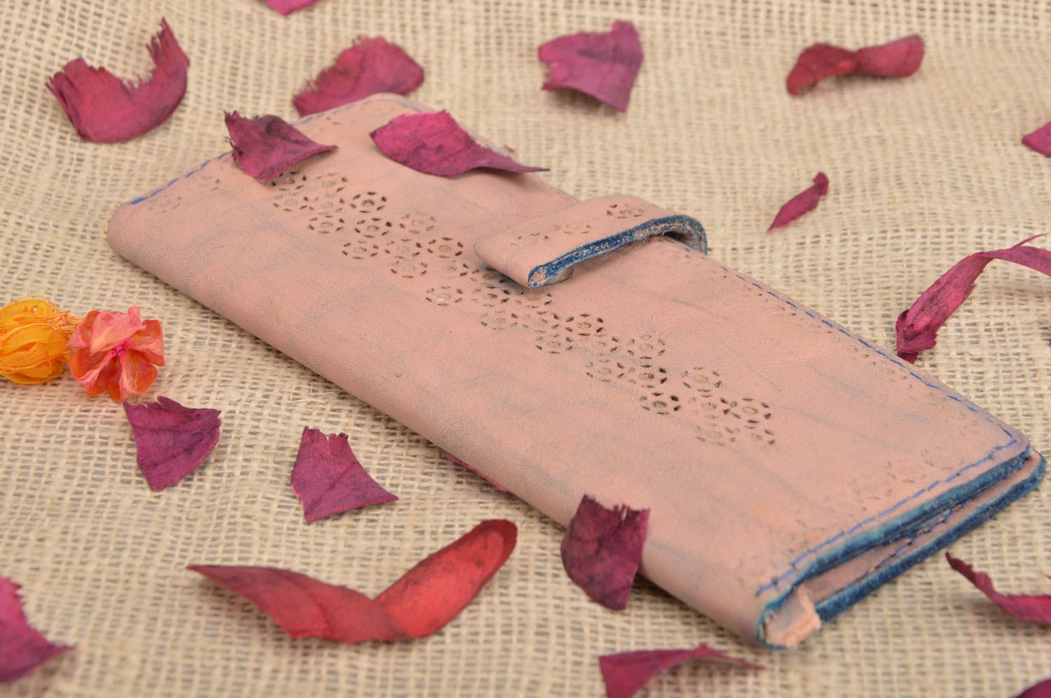 Portefeuille en cuir rose accessoire artisanal original fait main pour femme photo 1