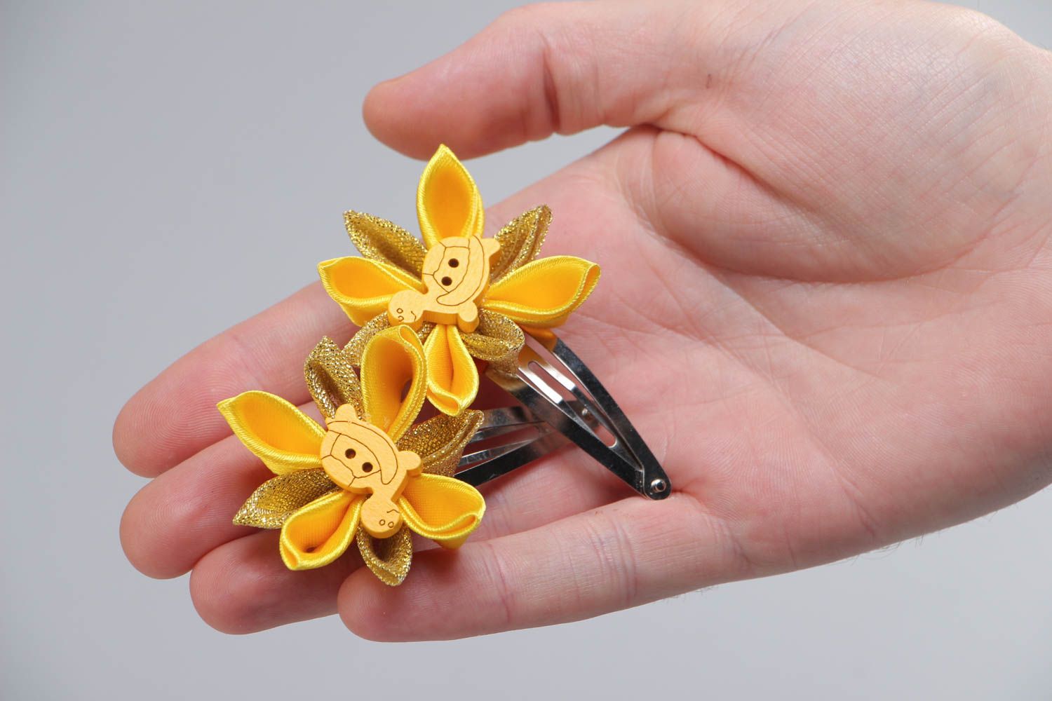Set of handmade yellow satin ribbon flower hair clips 2 pieces Turtles photo 5