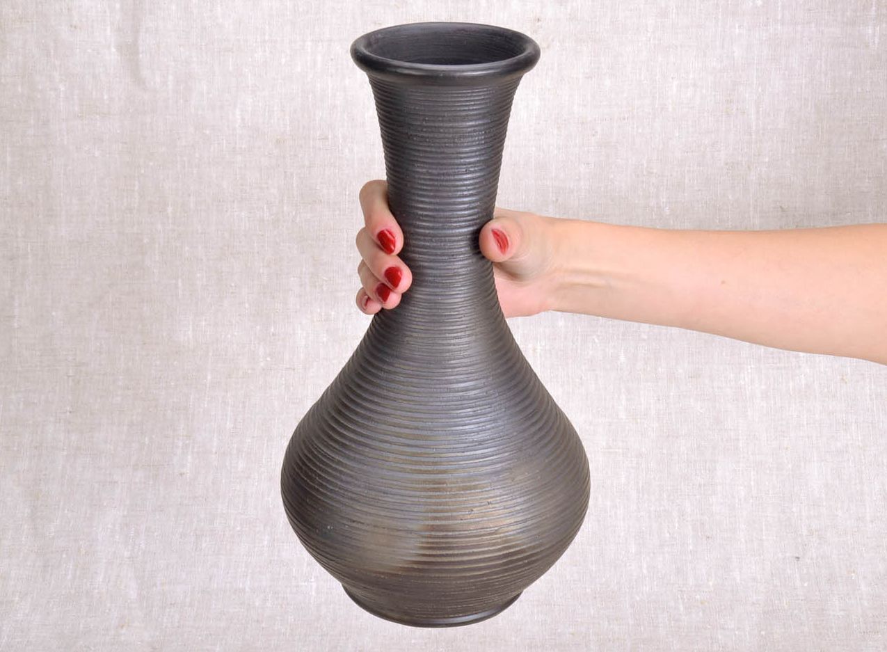 Vase en céramique noire enfumée fait main photo 2