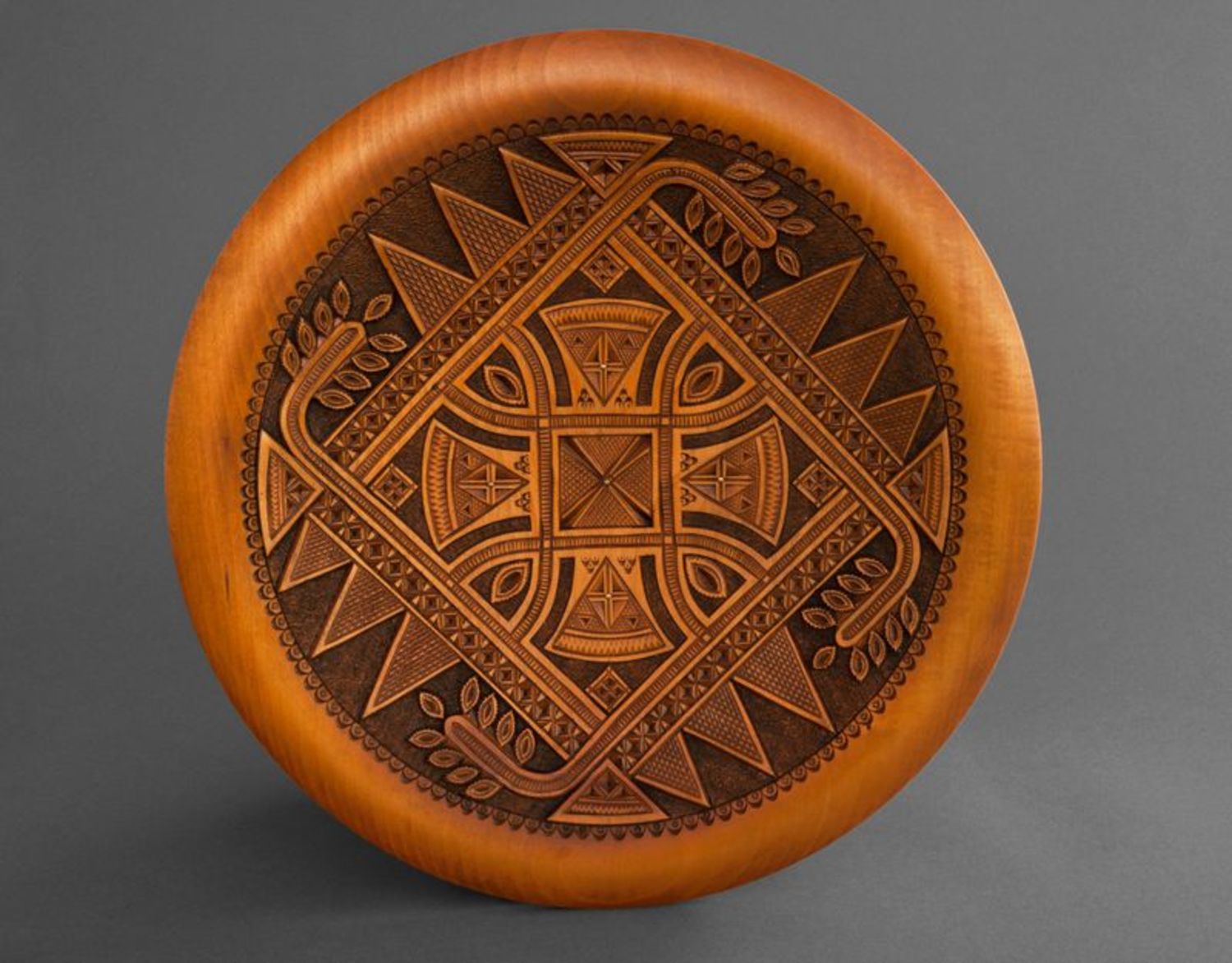 Large wall plate with carving photo 1