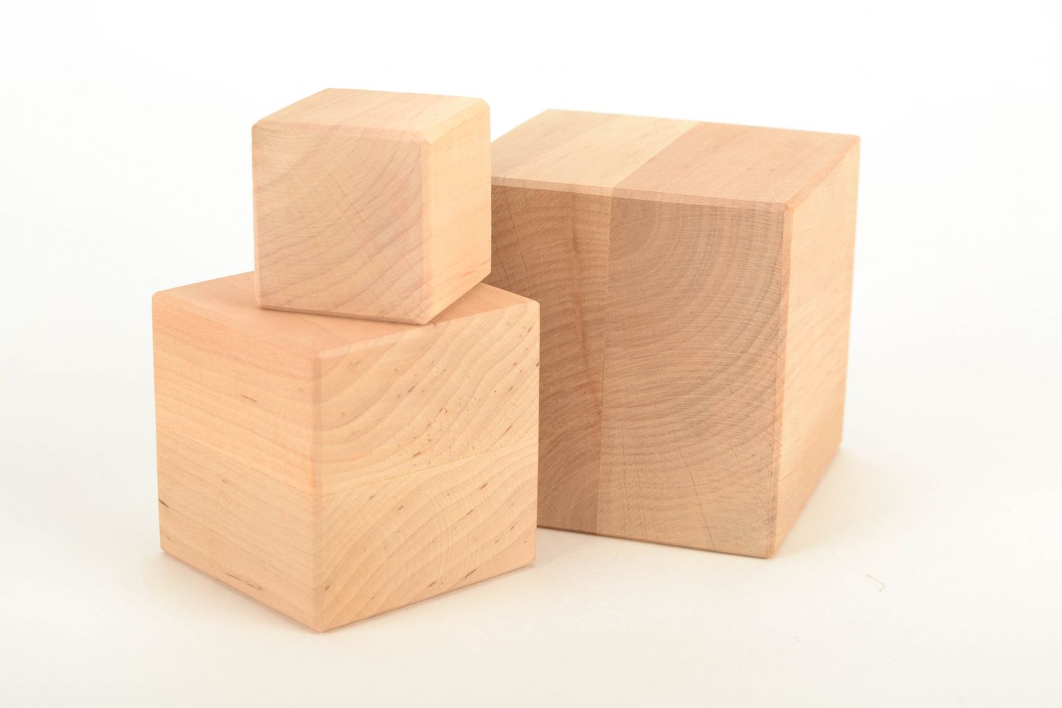 Cube en bois pour faire un jouet original photo 3
