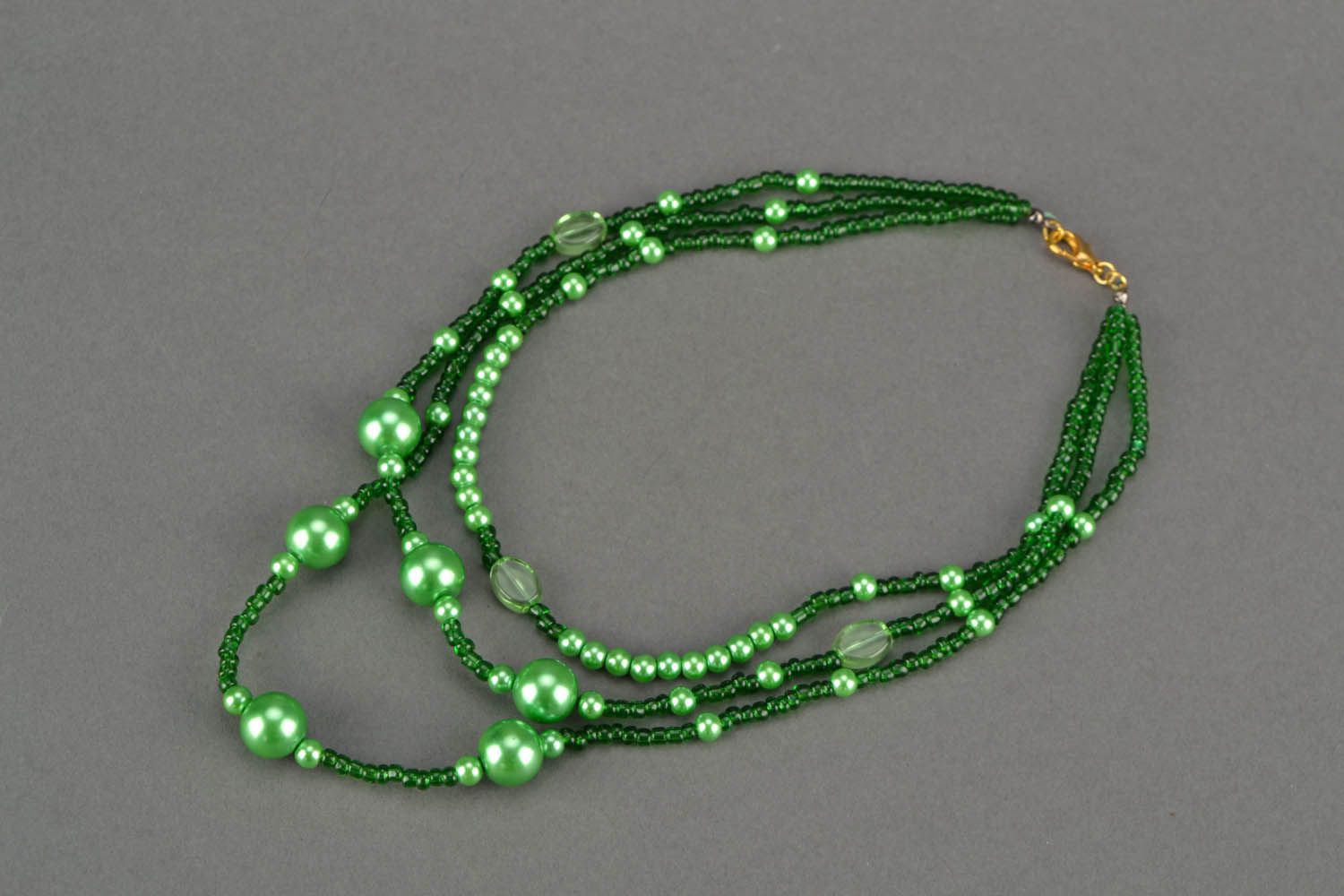 Grünes Collier aus Perlen foto 3
