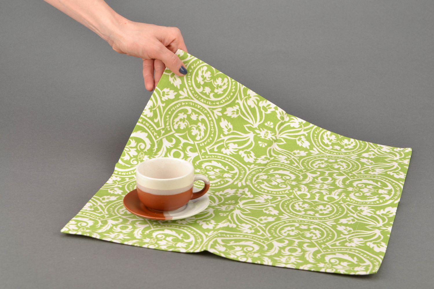 Square fabric napkin of green color photo 2