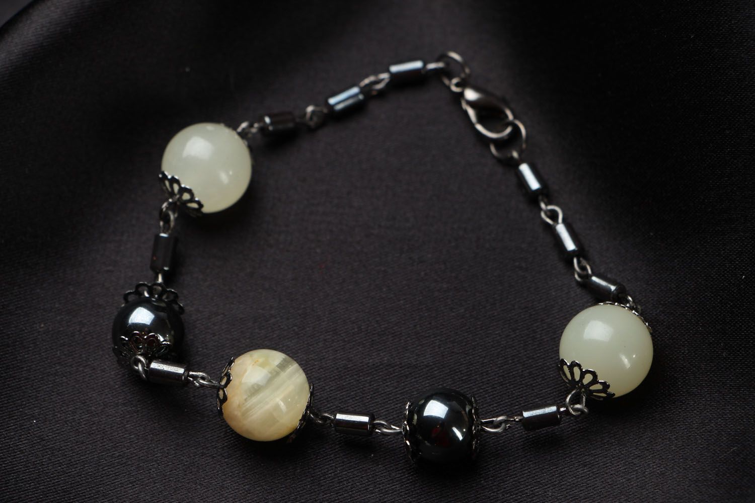 Set of jewelry with natural stones photo 3