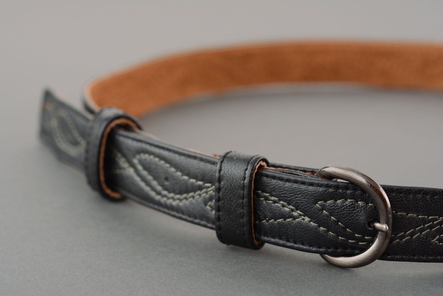Black leather belt photo 2