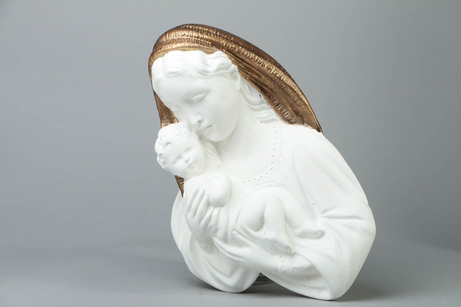 Designer plaster miniature Madonna with baby photo 1