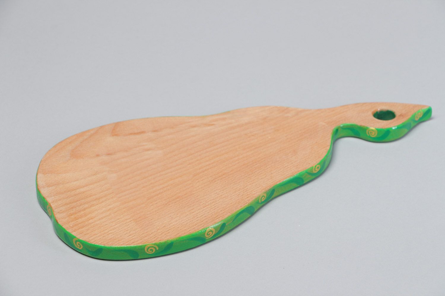 Зеленая деревянная разделочная доска с росписью в авторском стиле ручная работа фото 4