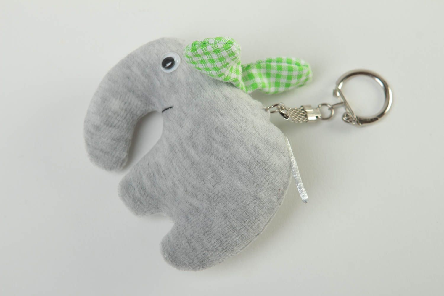 Porte-clé peluche éléphant Porte-clef fait main gris velours Accessoire pour clé photo 2