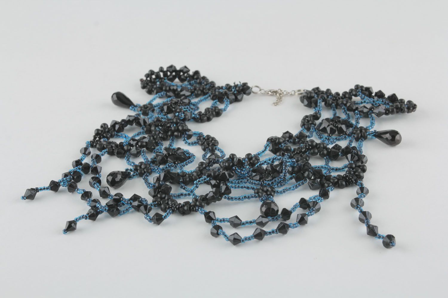 Vintage beaded necklace photo 3