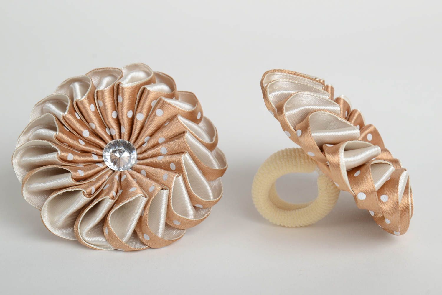 Set of 2 handmade decorative hair bands with beige satin ribbon kanzashi flowers photo 5