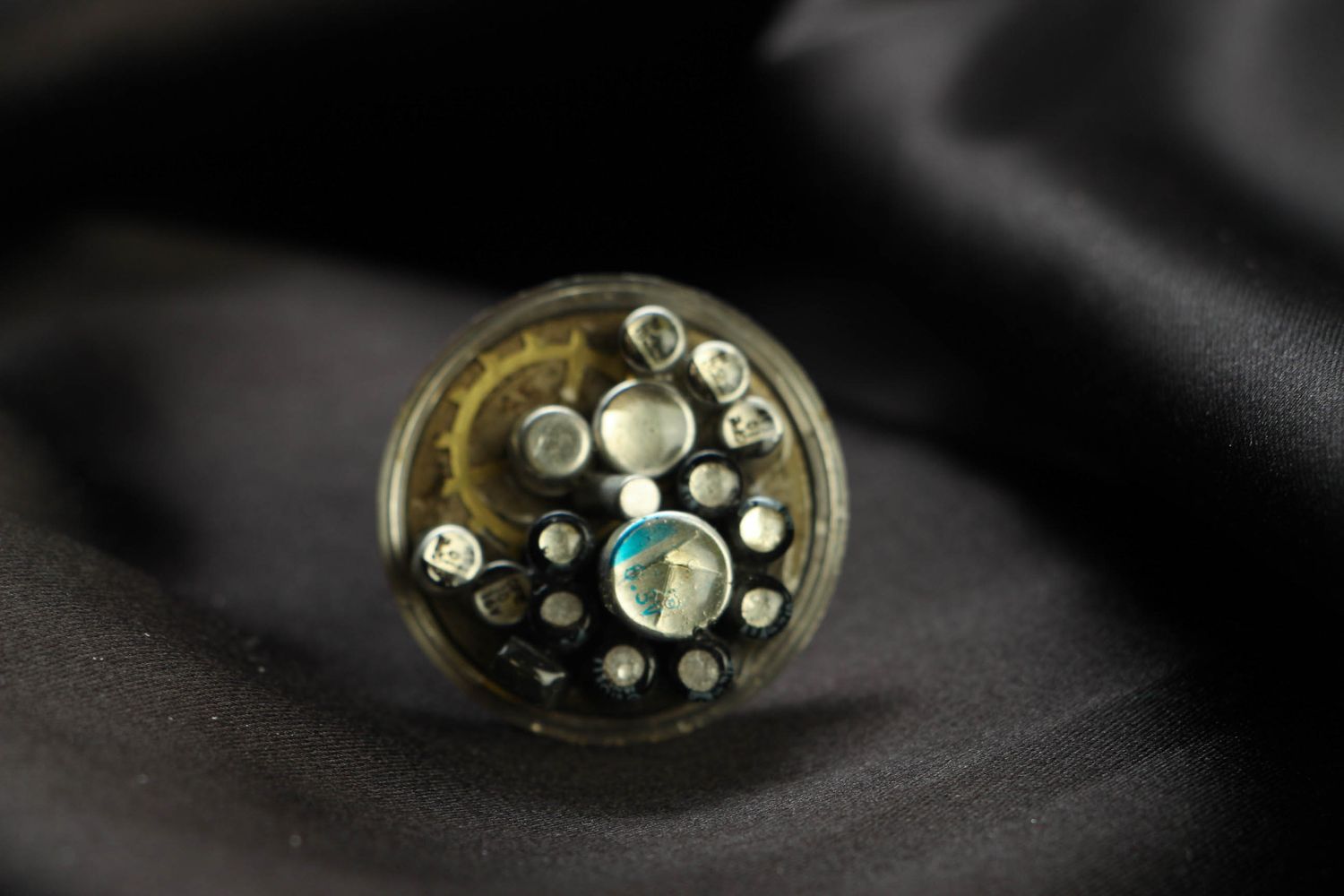 Массивное металлическое кольцо в стиле киберпанк фото 2