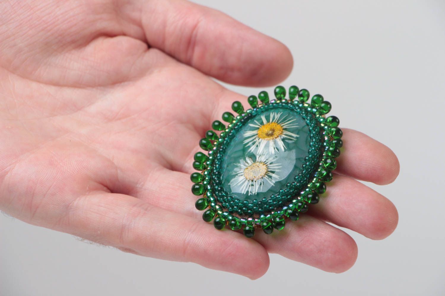 Handmade women's designer beaded brooch with Czech beads and agate stone Daisy photo 5