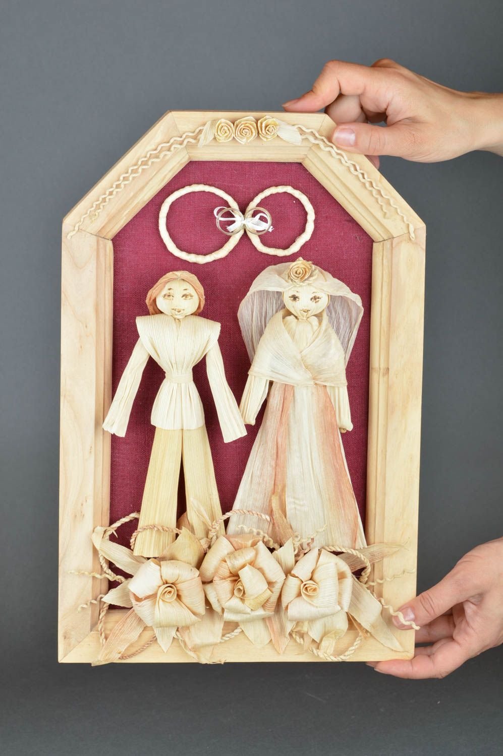 Cadre avec figurines en feuilles de maïs fait main cadeau original Mariage photo 3