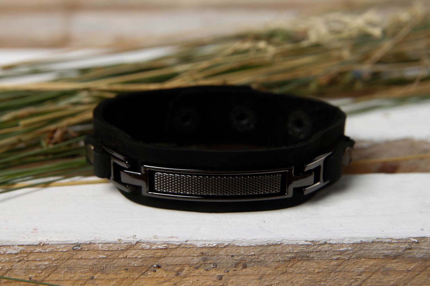 Bracelet en cuir Bijou fait main noir design original Accessoire femme photo 1