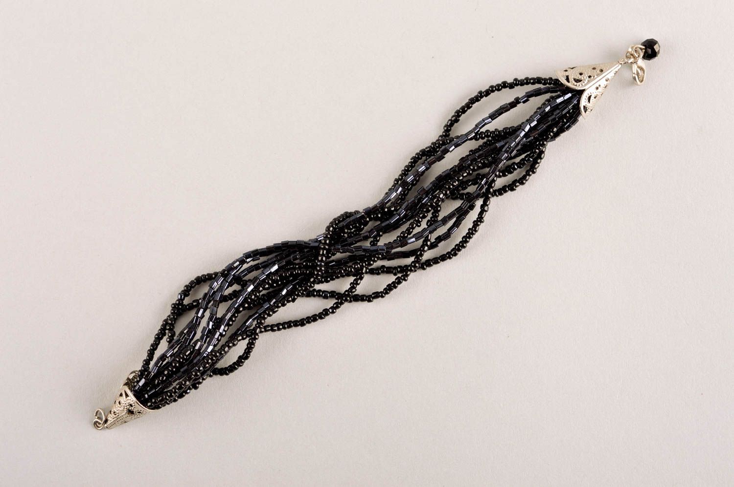 Bracelet original Bijou fait main noir en perles de rocaille Accessoire femme photo 3