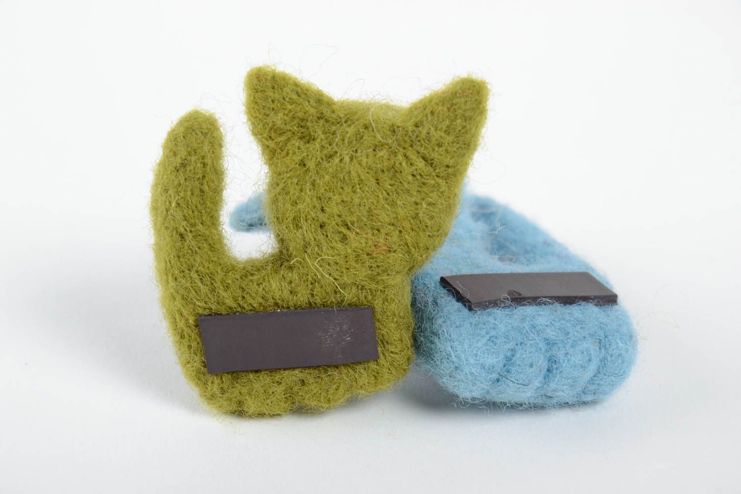 Handmade soft fridge magnets unusual woolen decor cute toy magnets 2 pieces photo 3