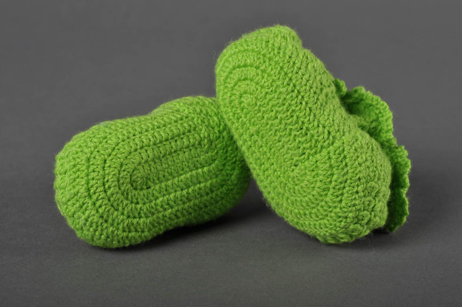 Пинетки крючком ручной работы зеленые пинетки для новорожденных вязаные пинетки фото 2