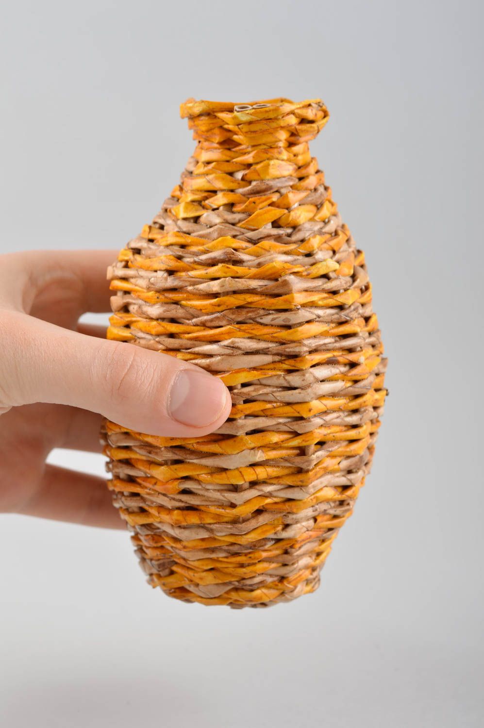 Vase fait main Décor intérieur tressé de tubes de papier Cadeau original photo 5