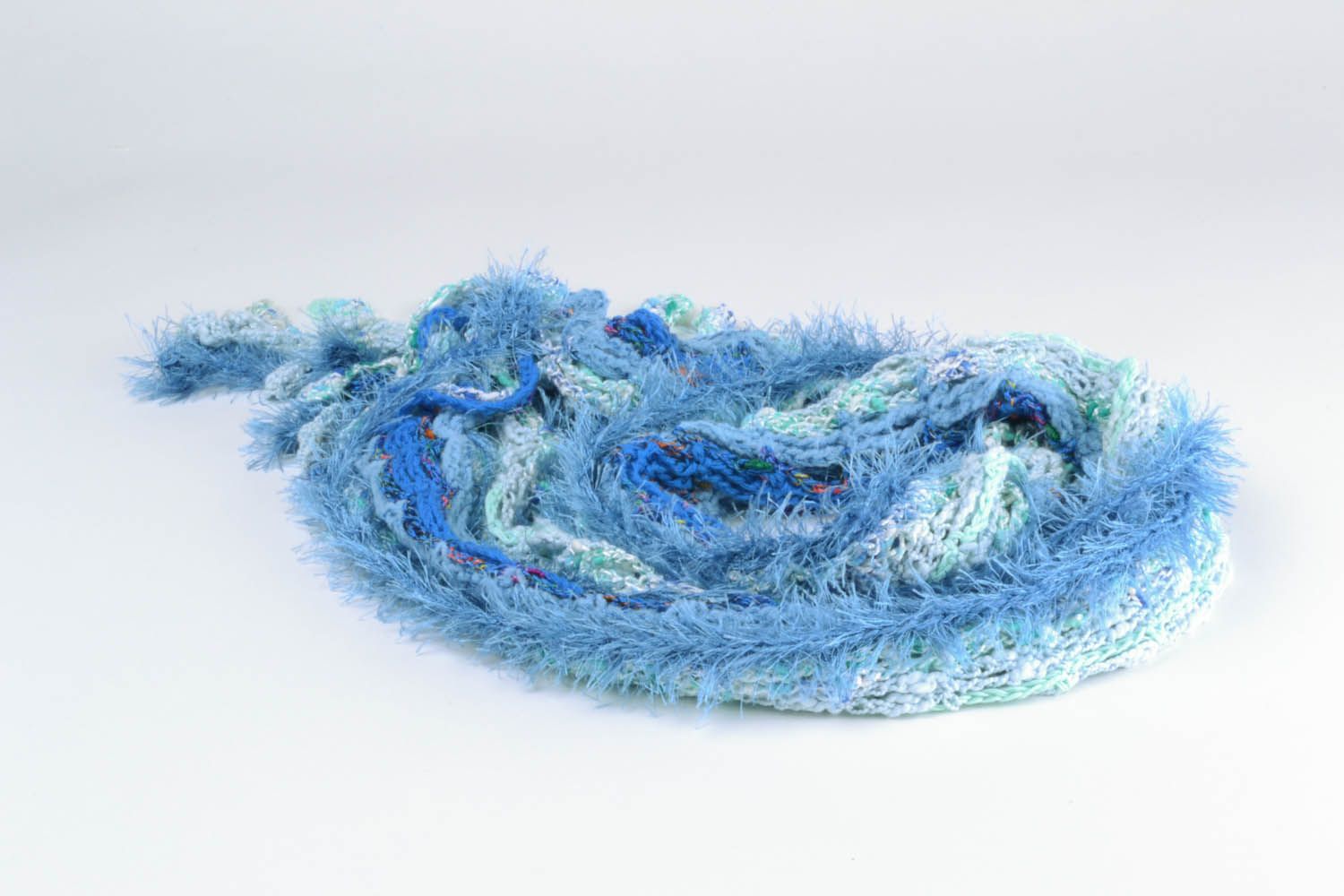 Écharpe bleue tricotée faite main photo 3