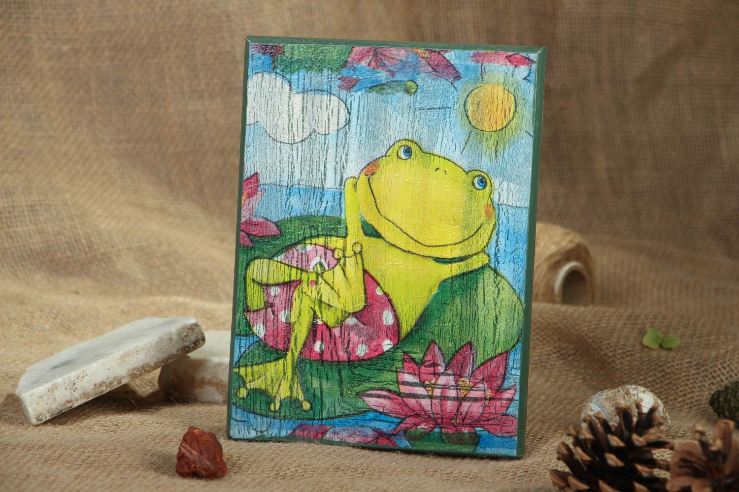 Decoupage wall panel Frog in the Sun photo 5
