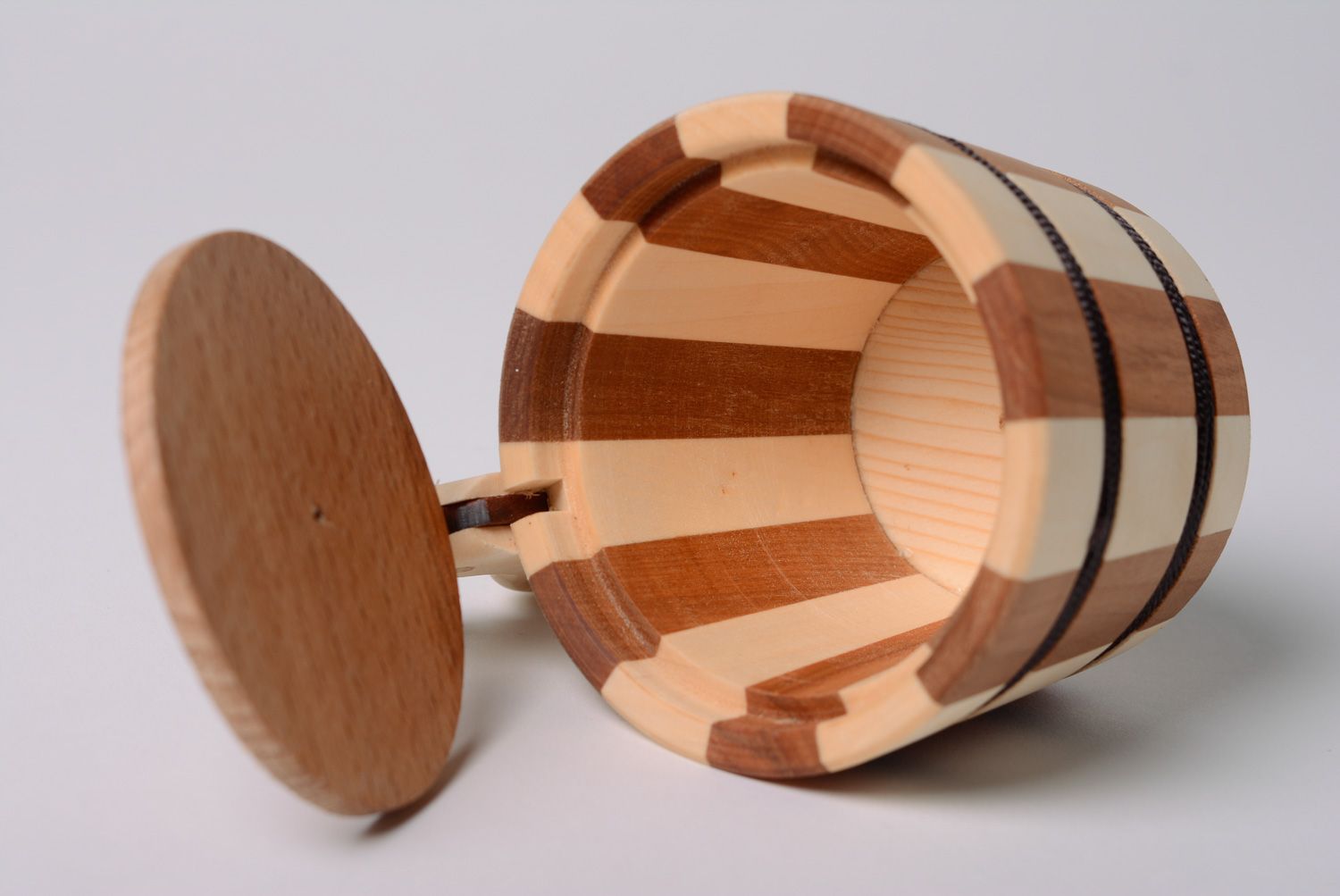 Boîte à épices en bois faite main 20 cl en forme de barrique design de créateur photo 4