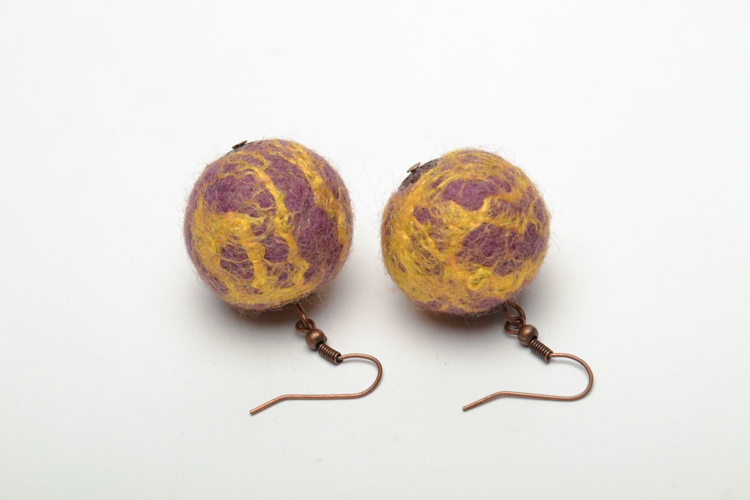 Round felted wool earrings photo 5