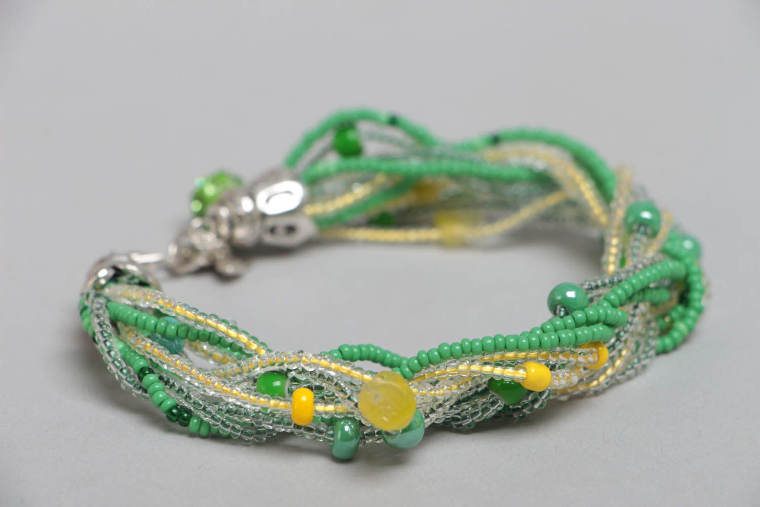 Handmade designer green and yellow beaded wrist bracelet for women photo 3