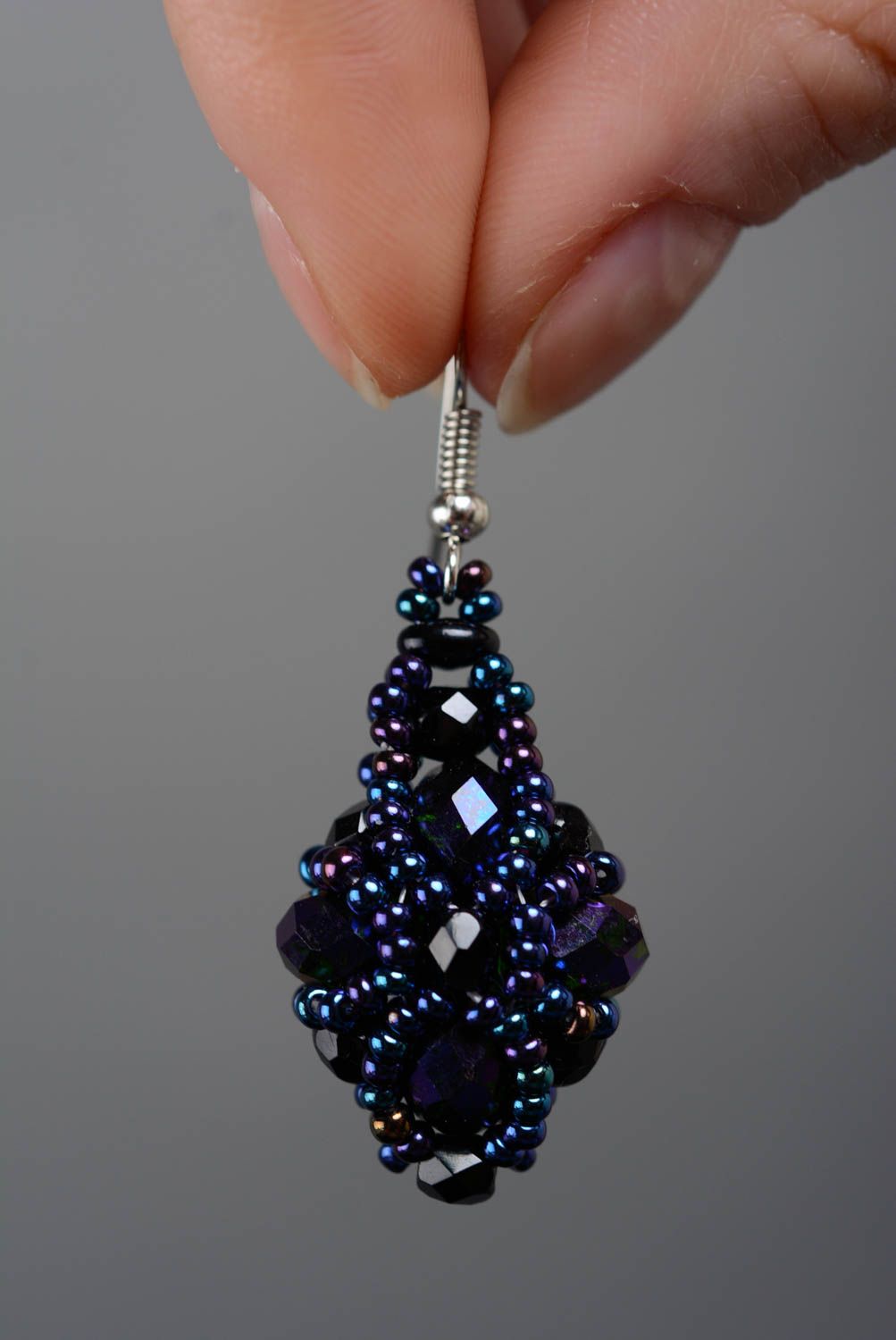 Boucles d'oreilles bleues en perles de cristal et perles de rocaille faites main photo 3
