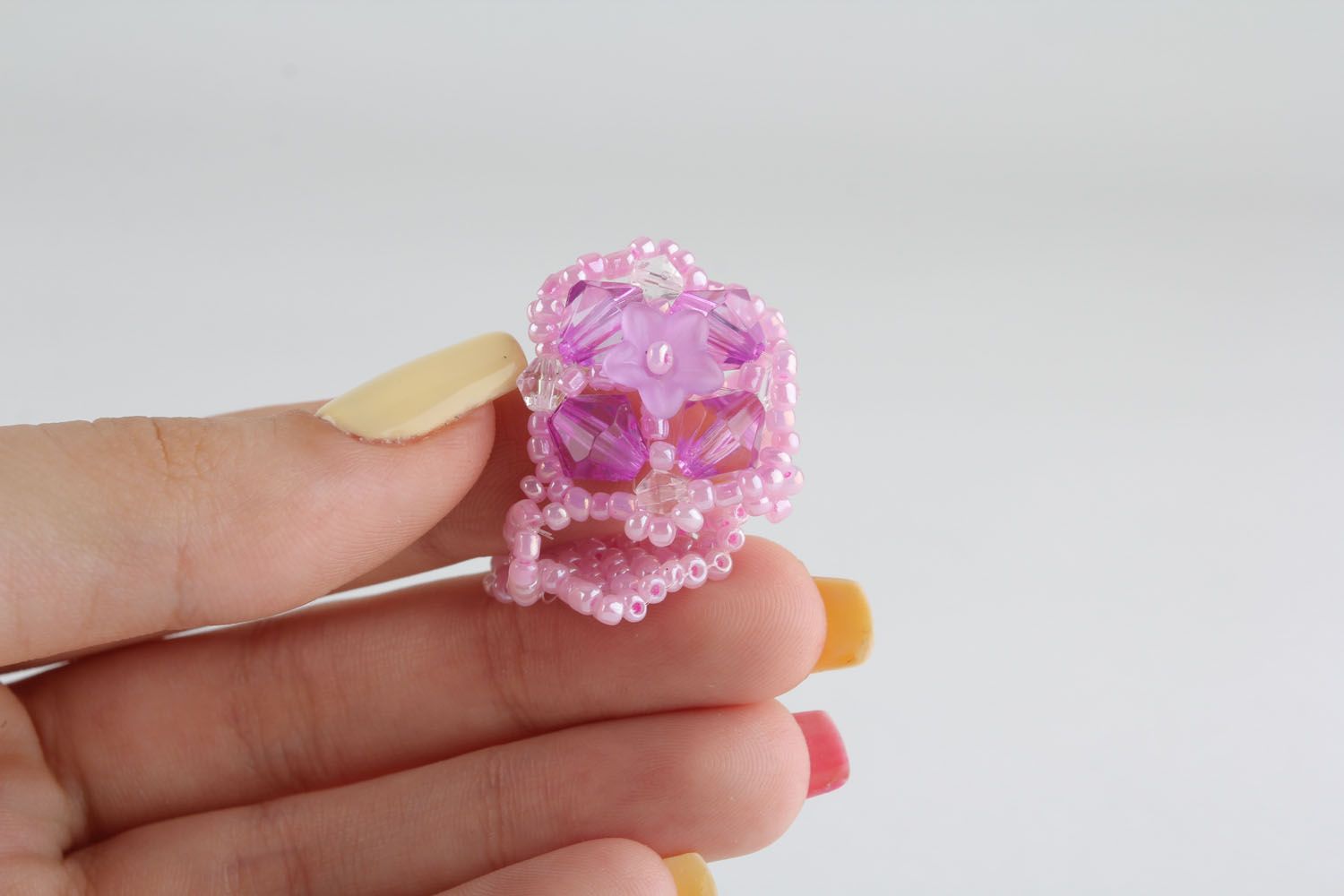 Pink beaded ring photo 4