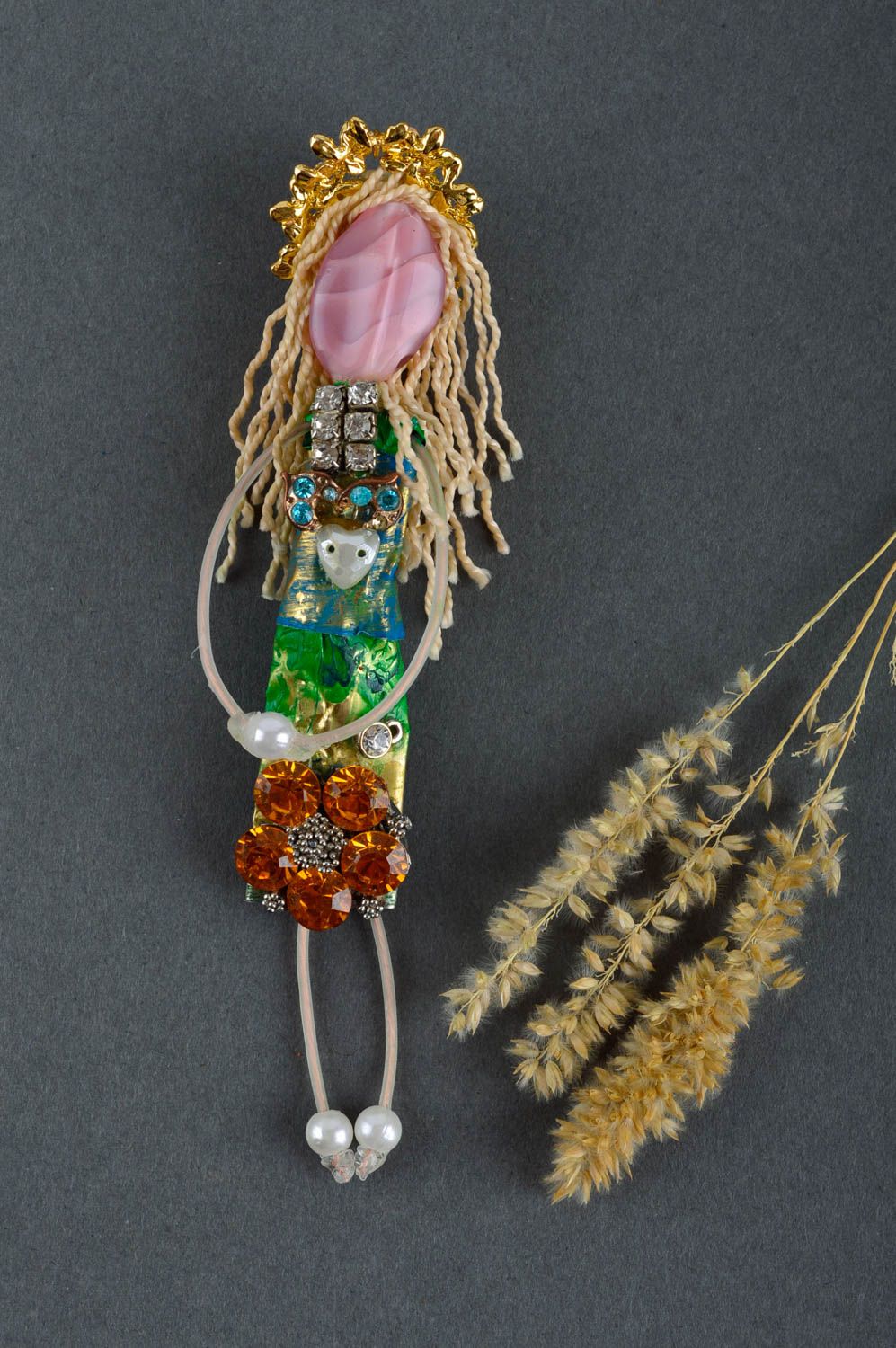 Llavero artesanal accesorio para llaves o bolso regalo original niña rubia foto 1