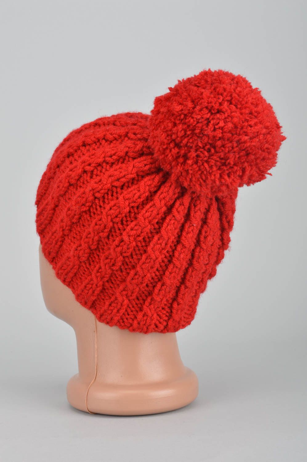 Bonnet rouge fait main Bonnet tricot avec pompon original Vêtement enfant photo 5