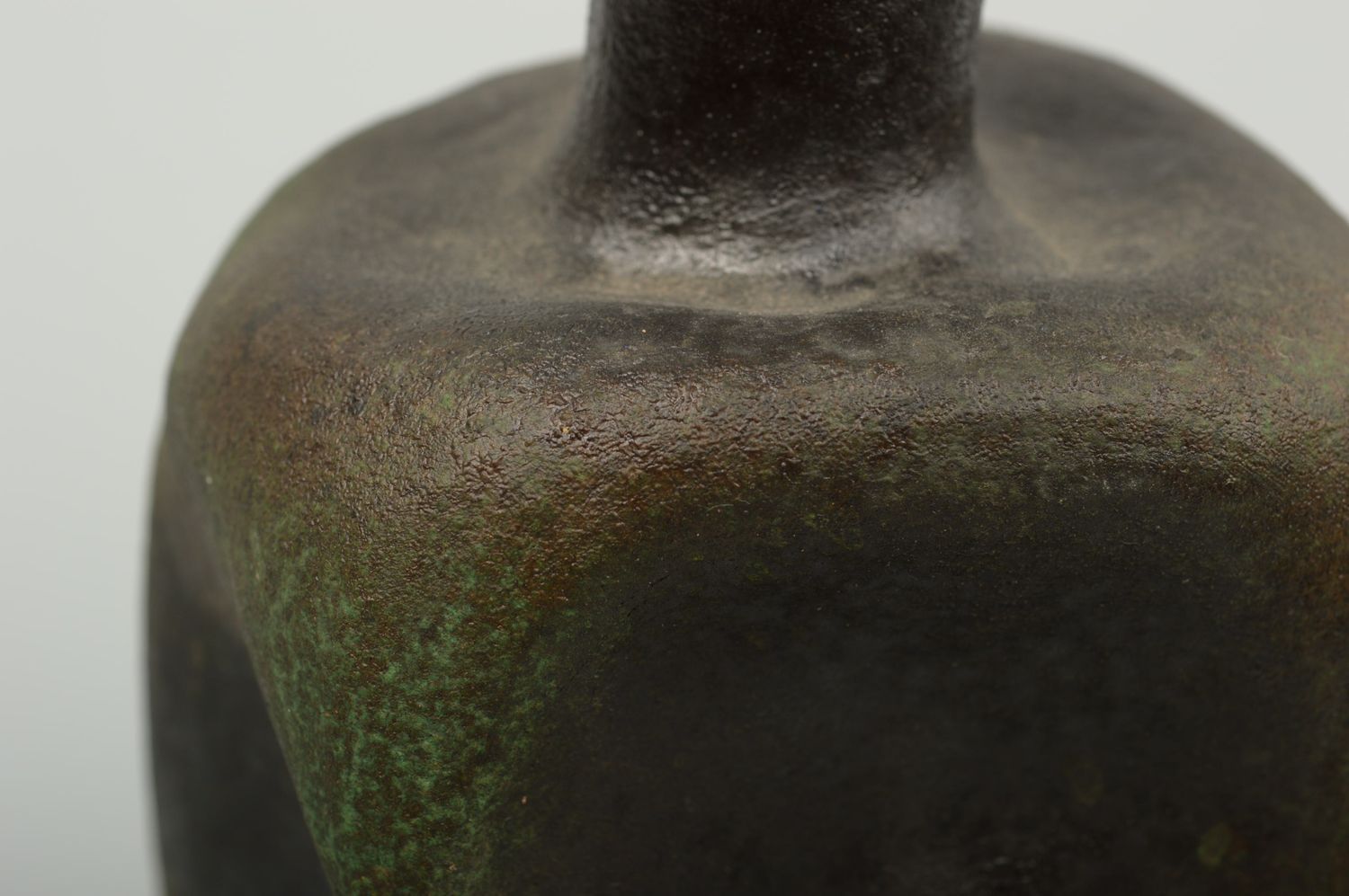 Глиняная бутылка посуда ручной работы керамическая бутылка маленькая красивая фото 4