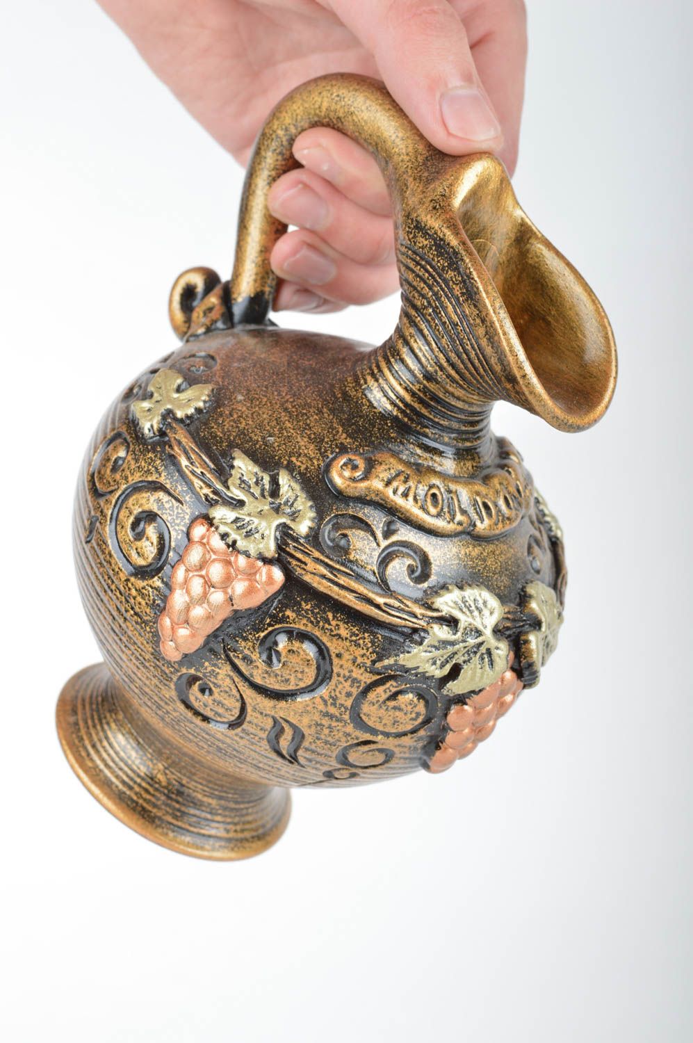 60 oz ceramic wine decanter amphora with molded grape design in gold color 1,3 lb photo 3