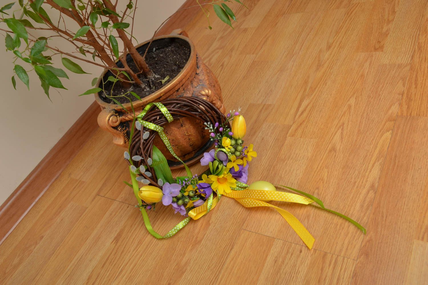 Easter willow wreath with artificial flowers photo 5