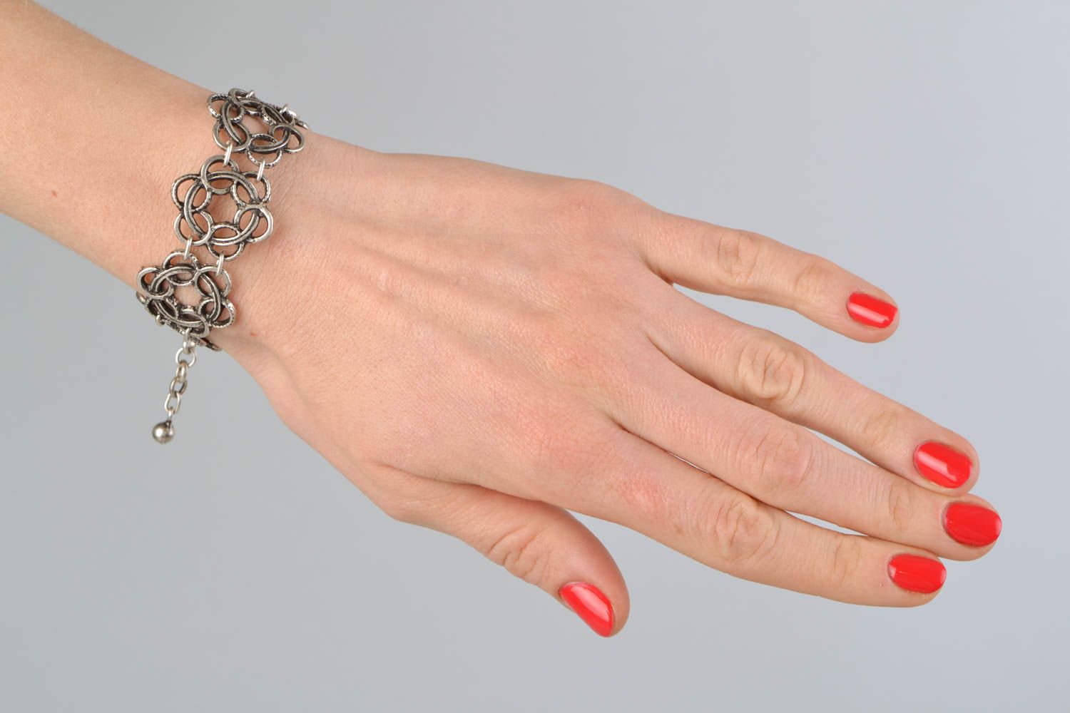 Bracelet en métal fait main pour femme taille réglable Yasmin photo 2